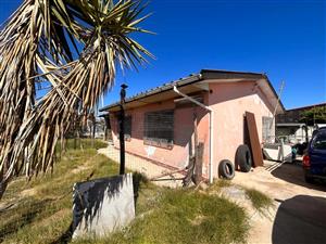 House For Sale in Elsies River