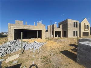 Finish and Decorate Your Own Dream Home In The Beautifull Riverspray Lifestyle Estate