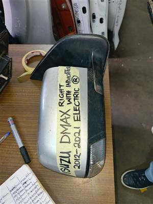 Isuzu D-Max Right with indicator mirror