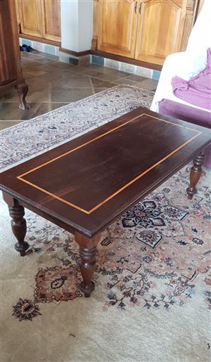 Imbuia inlayed coffee table	(1150 x 500 x 400 mm)