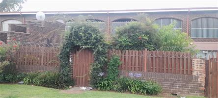 Beautiful move-in ready 2 Bedroom townhouse!