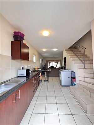 Modern 2-Bedroom Flat in Secure Gated Complex – Move-In Ready!